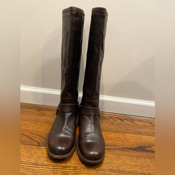8.5 FRYE Phillip harness tall Dark Brown Extended Calf. Pre-Loved - Picture 4 of 10